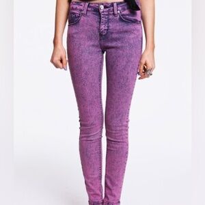 Guess 1981 Skinny High Rise Jeans - Size 26 US - Purple Wash - Perfect Condition